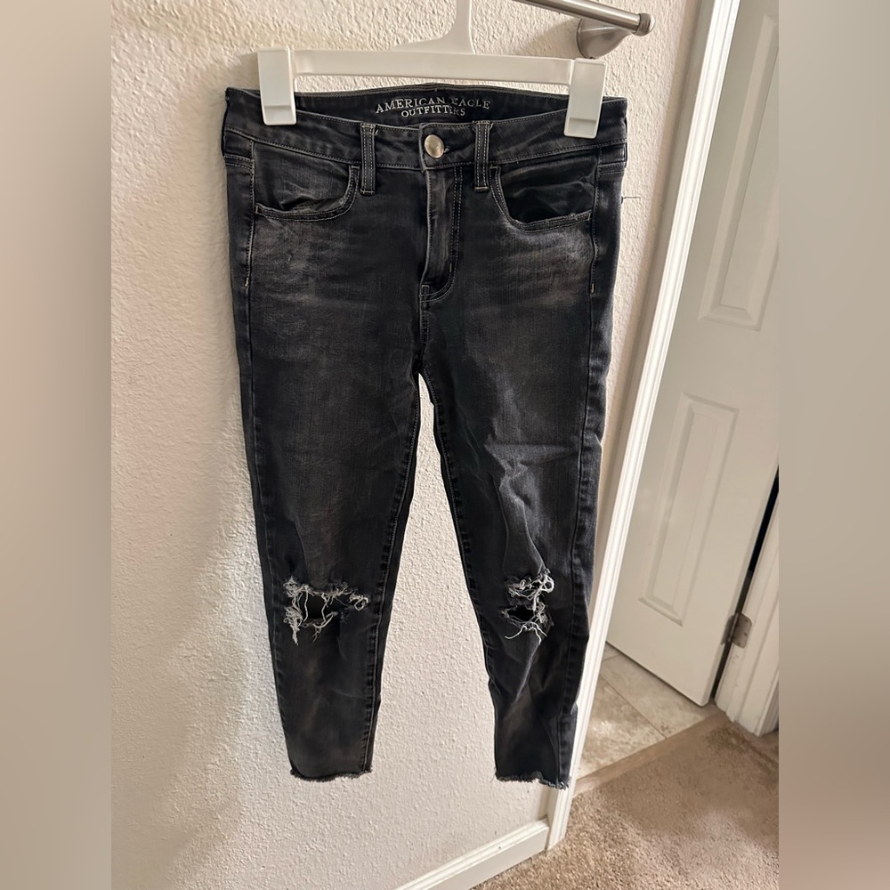Women’s American Eagle Outfitters jeans Cropped Size 2 Regular